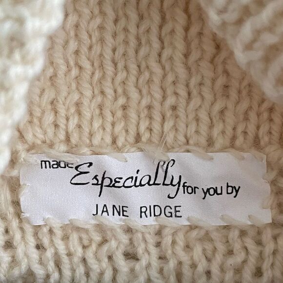 HAND KNIT Wool Chunky Knit Shawl Collar Long Sleeve Sweater Wood Buttons Cream M - Picture 7 of 7